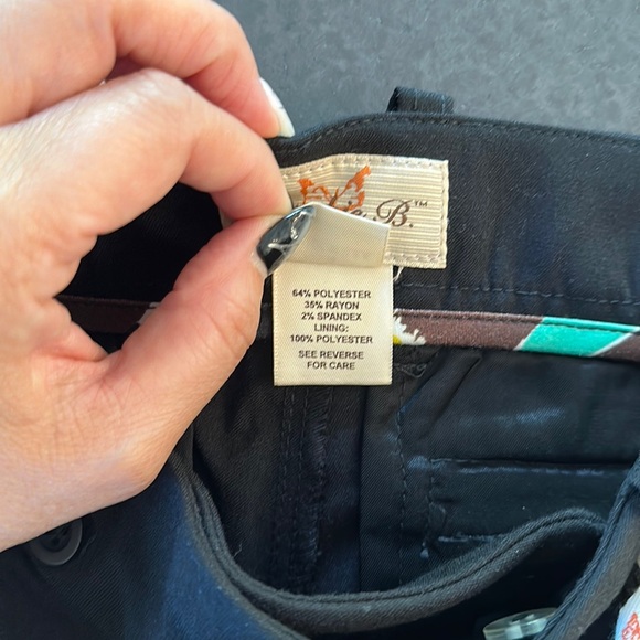 NEW RARE Frankie B. Low Rise Amanda Cuff Capri Slack Shorts - Picture 11 of 11